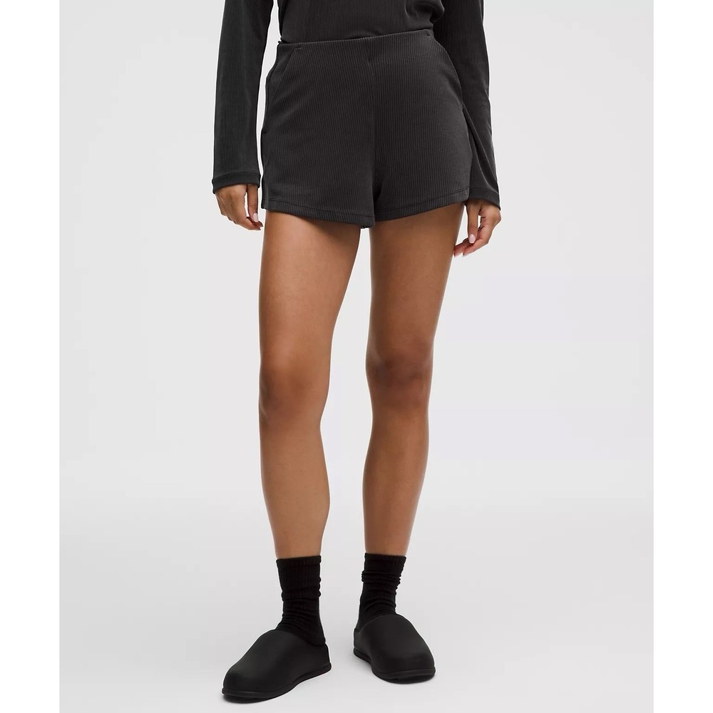 Lululemon Ribbed Softstreme High-Rise Short 2" Black Size 0 NWT Pockets Pullon